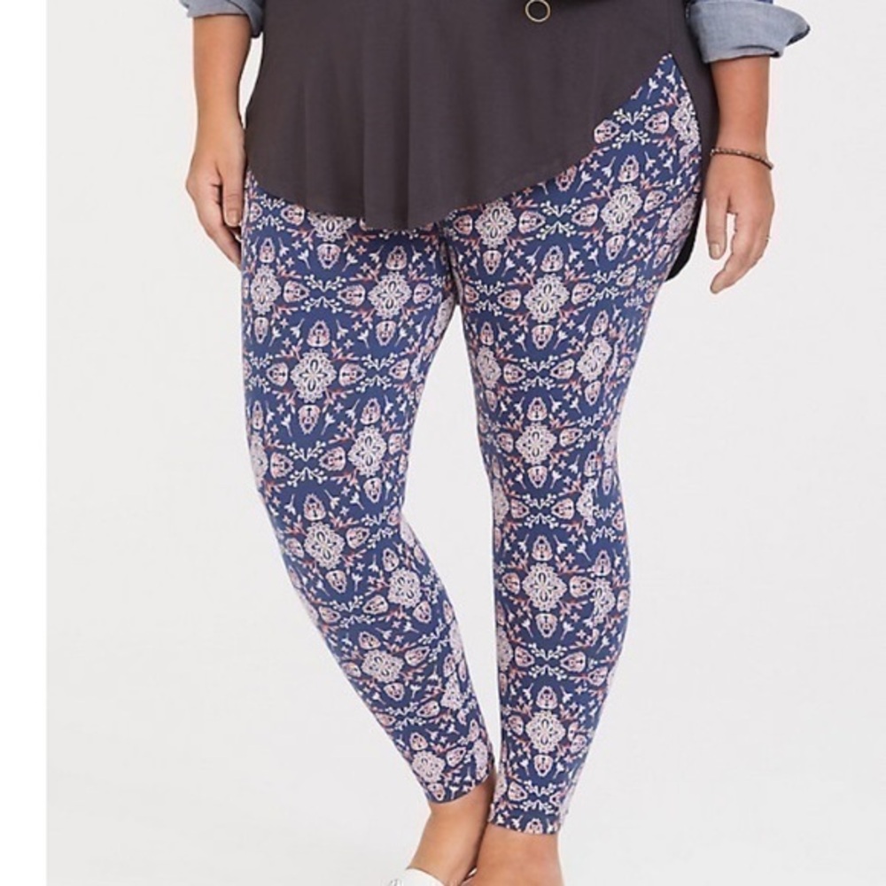 NWT Torrid size 0X leggings